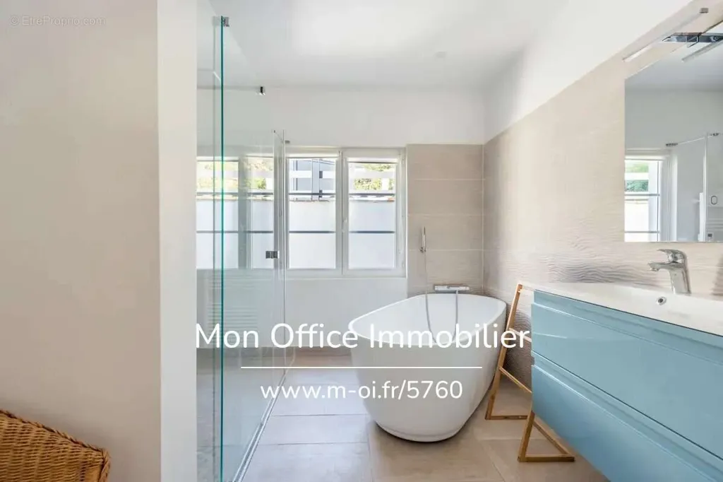Vannitoad - Seaside Villa with Pool in Agay