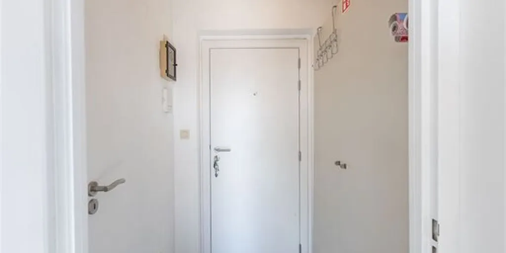 hallway_entrance