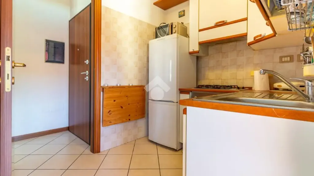 Cuisine - Trilocale with Balcony in Ferrara