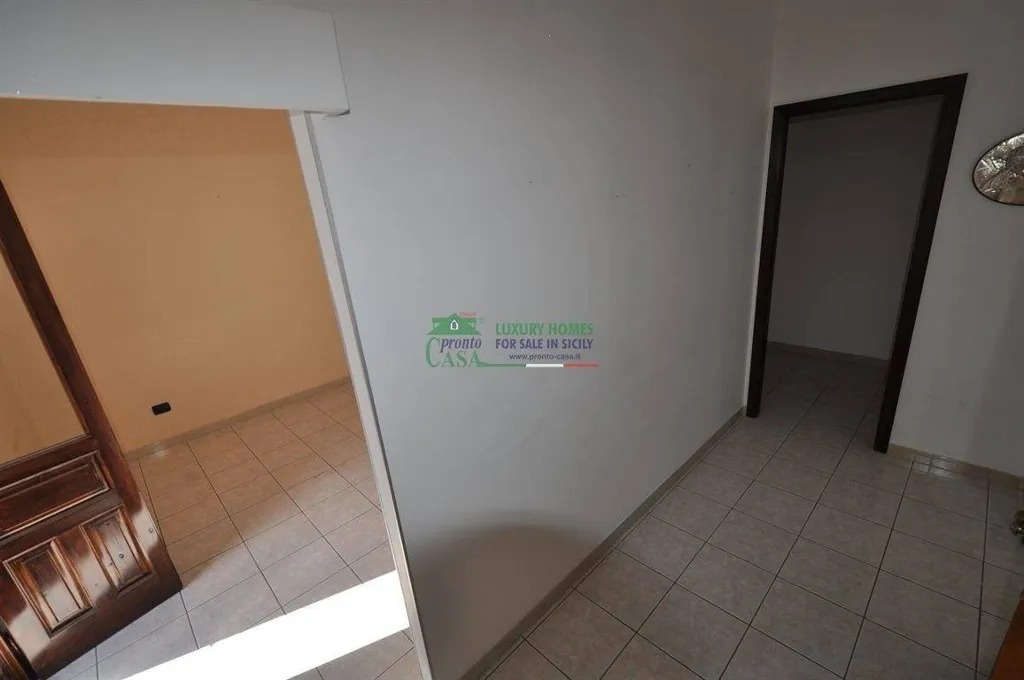 Entrée - Apartment with Balcony in Ragusa