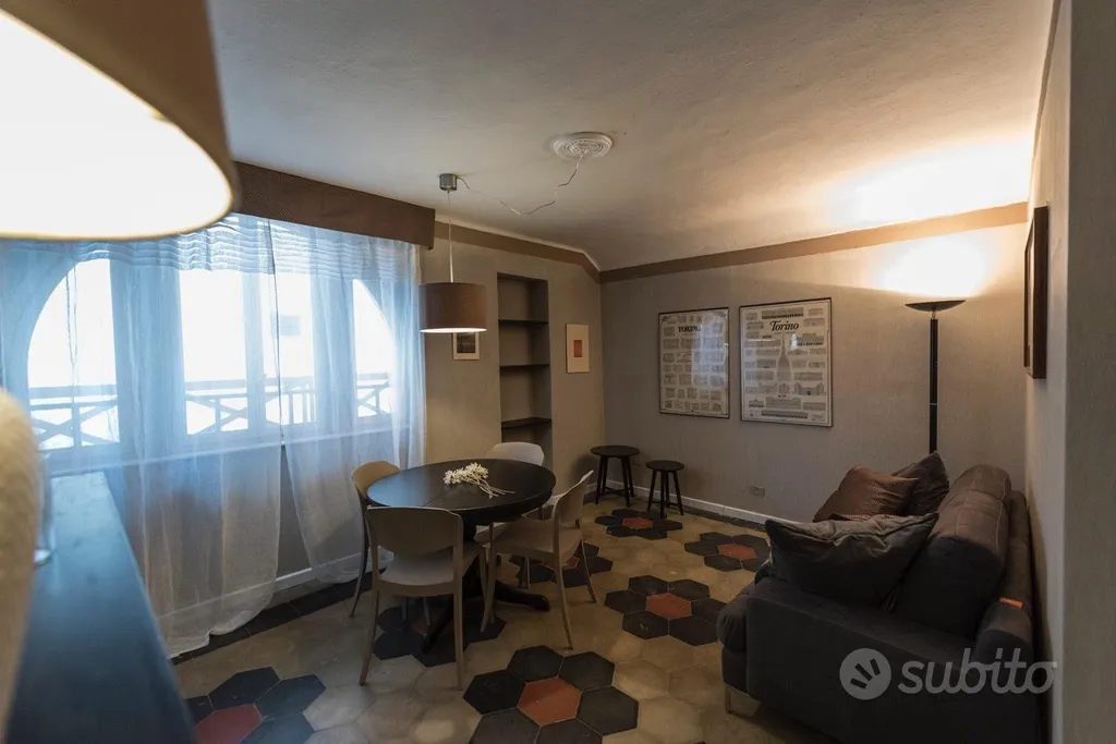 Elutuba - Mansard Apartment in Prestigious Building, Paris
