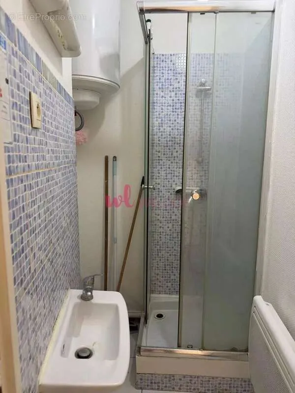 Vannitoad - Renovated 2-Bed Flat in Drancy Centre