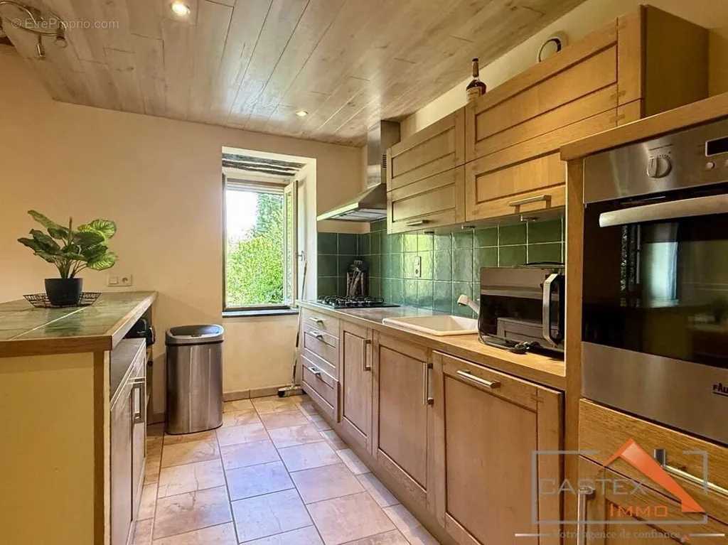 Kitchen - Charm House with Garden near Pyrénées