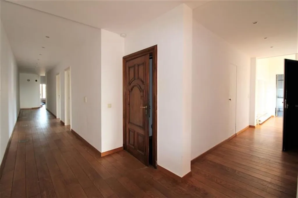 Entrée - Appartement de Luxe avec Garage et Jardin à Liège