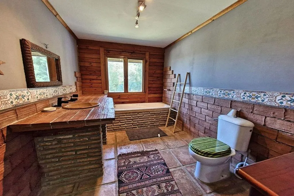 Bathrooms - Rustic Cottage with Pool in Coín