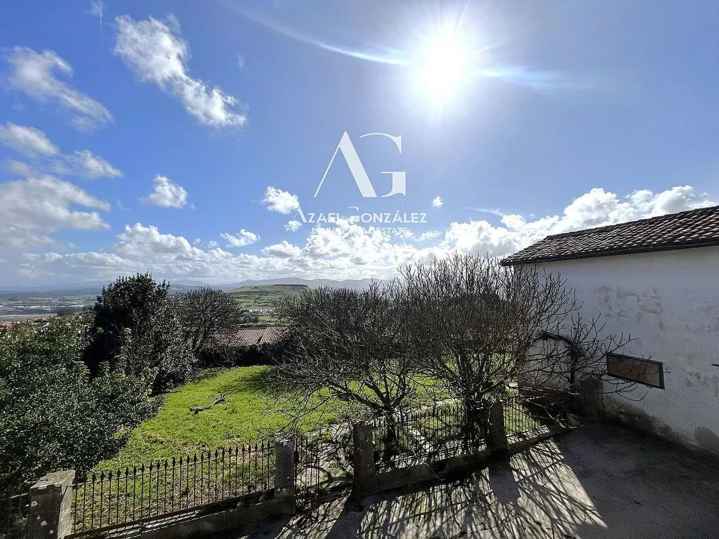 Välivaade - Historic House with Sea Views in Cortiguera