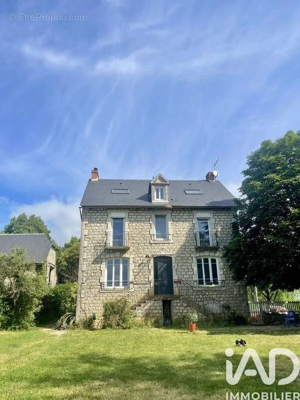 Välivaade - Charming House with Pool in Palmas d'Aveyron
