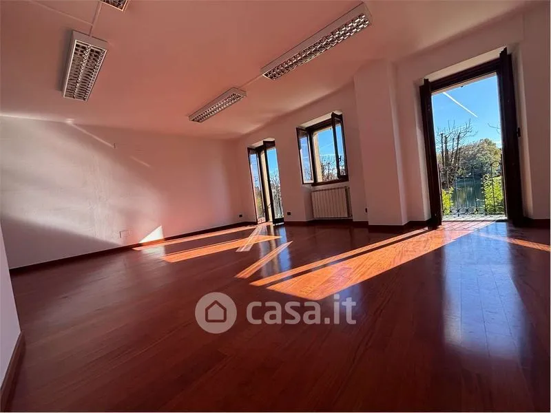 Pièces - Elegant Apartment with River View in Sesto Calende