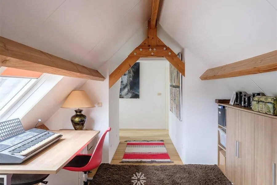 Pièces - Villa avec Vue Panoramique dans le Pays des Collines