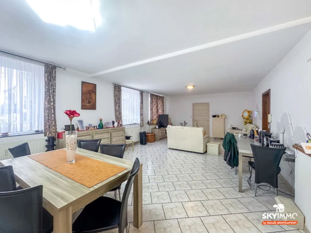 Söögituba - Spacious 3-Bedroom Apartment in Juprelle