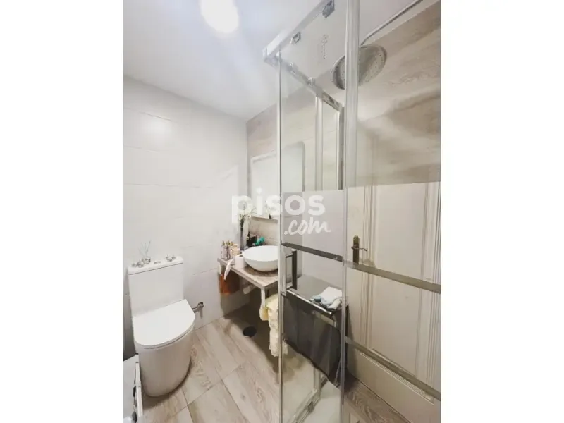 Bathrooms - Seafront Apartment with Balcony in Cádiz