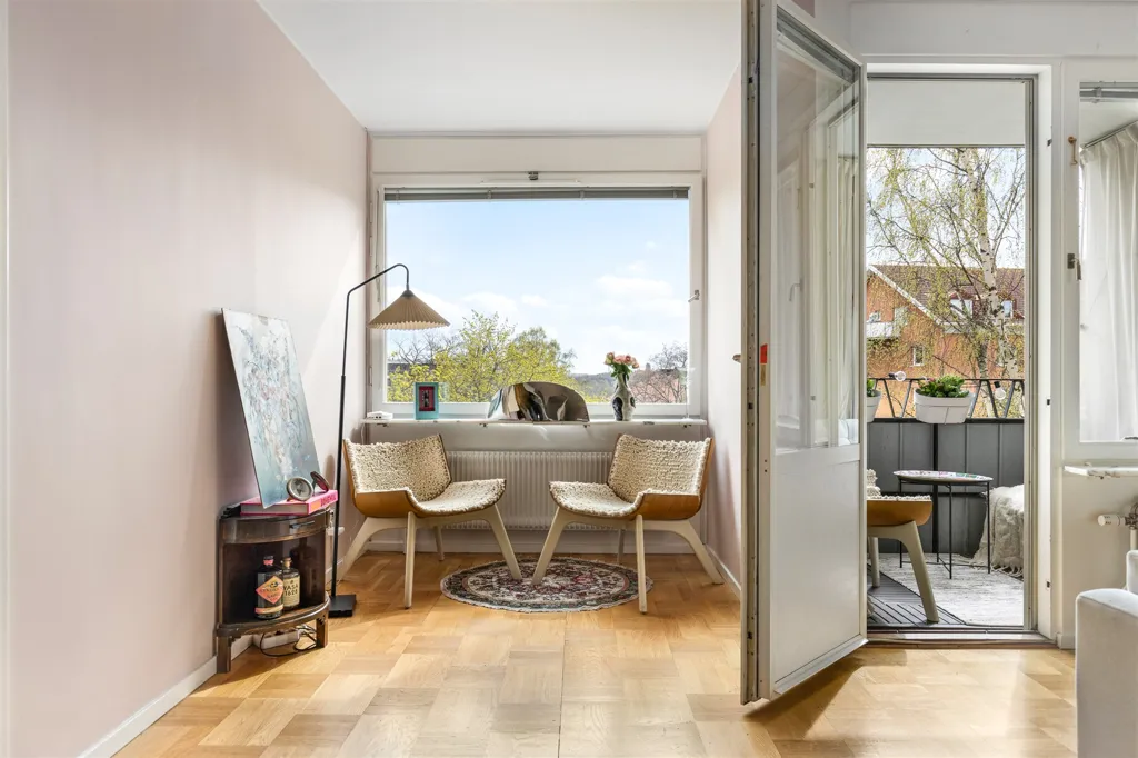 Elutuba - Stylish Apartment with South-Facing Balcony in Gärdet