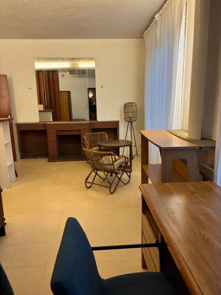 Bureau - Studio Meublé pour Étudiants à Limoges