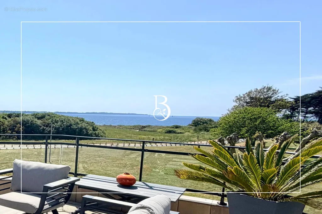 Terrass - Architectural House with Sea View in Larmor-Plage