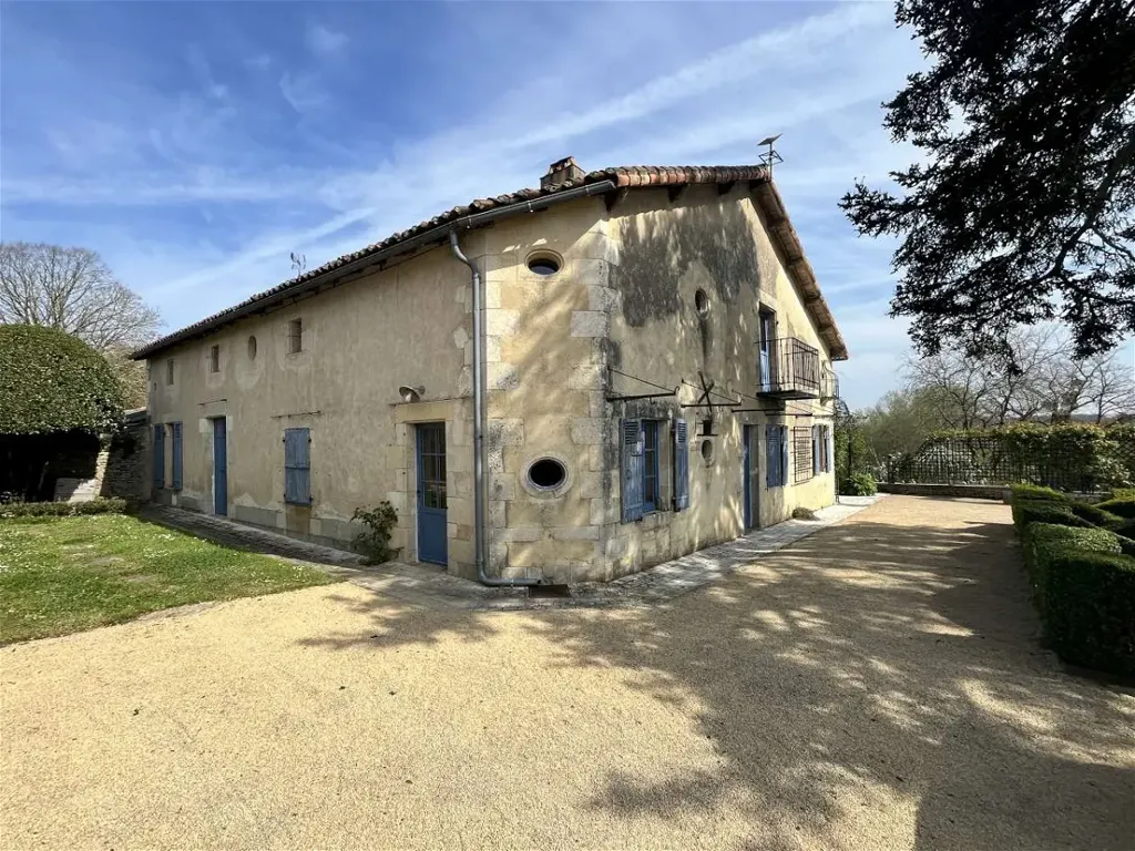 Extérieur - Maison avec dépendance et jardin à Brion