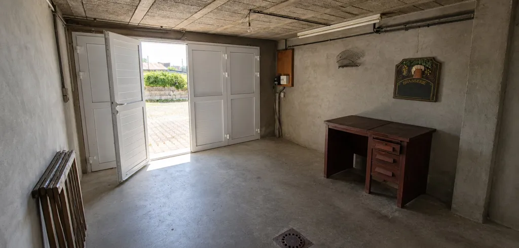 Garage - Dauphinois House with Garden in Countryside