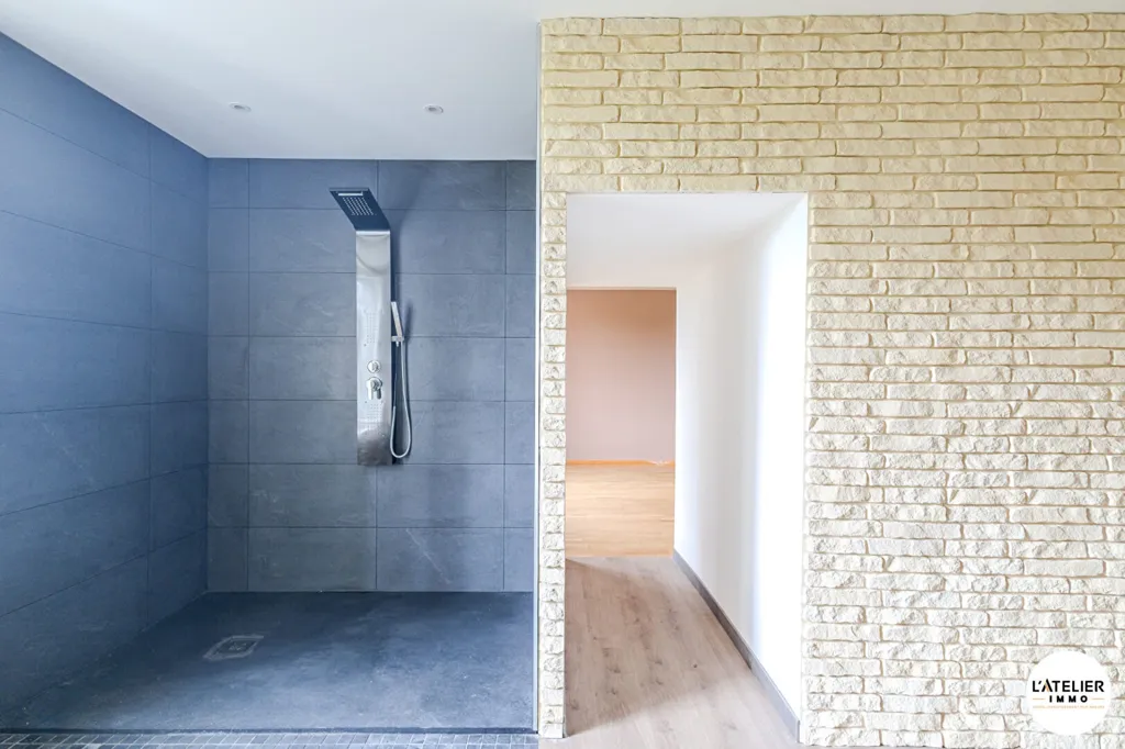Salles de bain - Maison avec Dépendances à Vandeleville