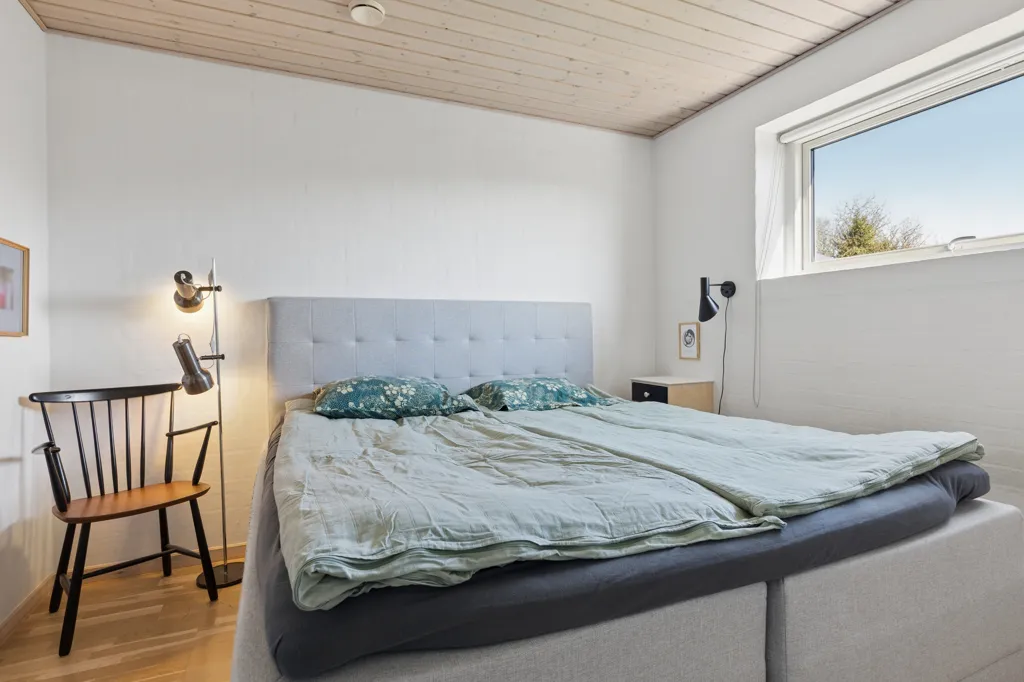 Magamistoad - Two-Bedroom Villa with Carport in Bjert