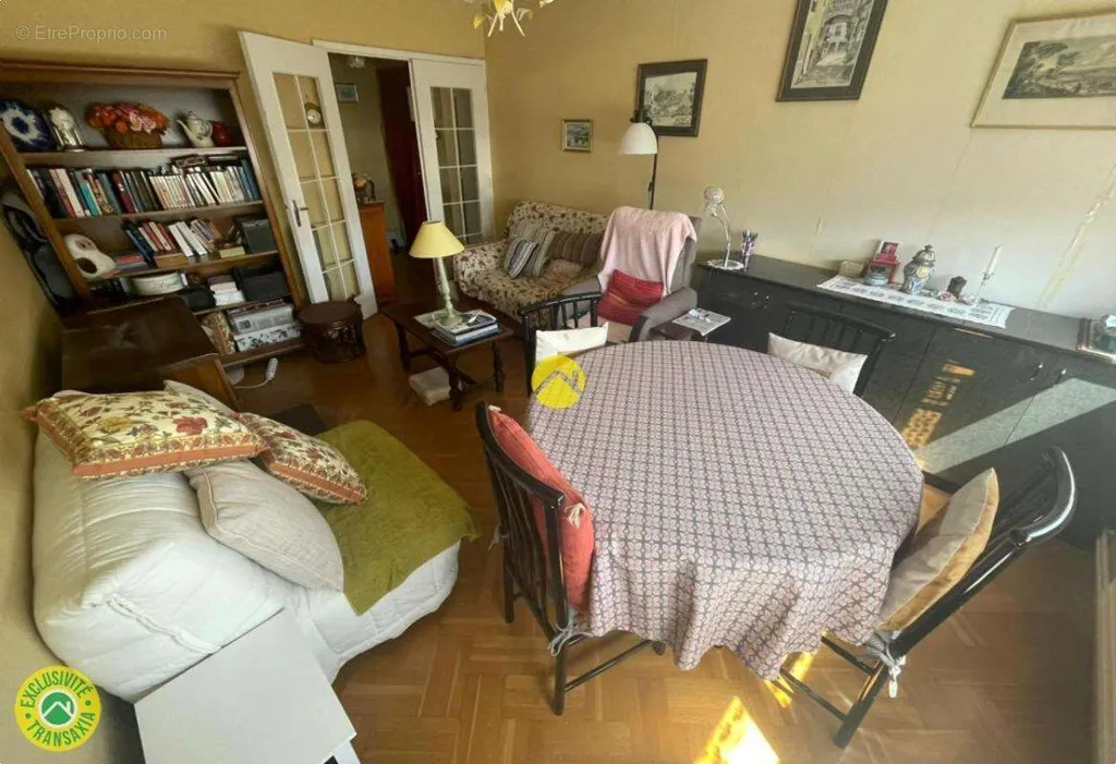 Elutuba - Bright 3-Piece Apartment with Parking in Bourges