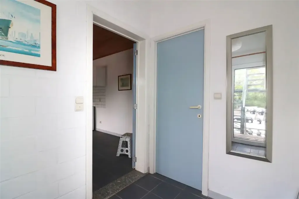 Esik - Well-Maintained Apartment with Parking in Knus