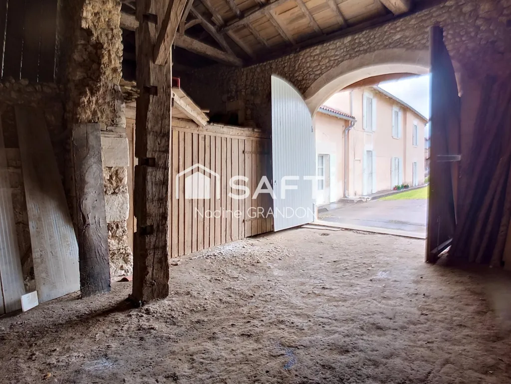 Jardin - Maison Rénovée avec Jardin aux Portes d'Aubeterre