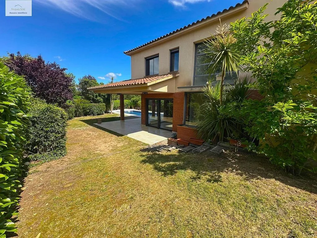 Aed - Chalet with Pool in Roca del Vallès