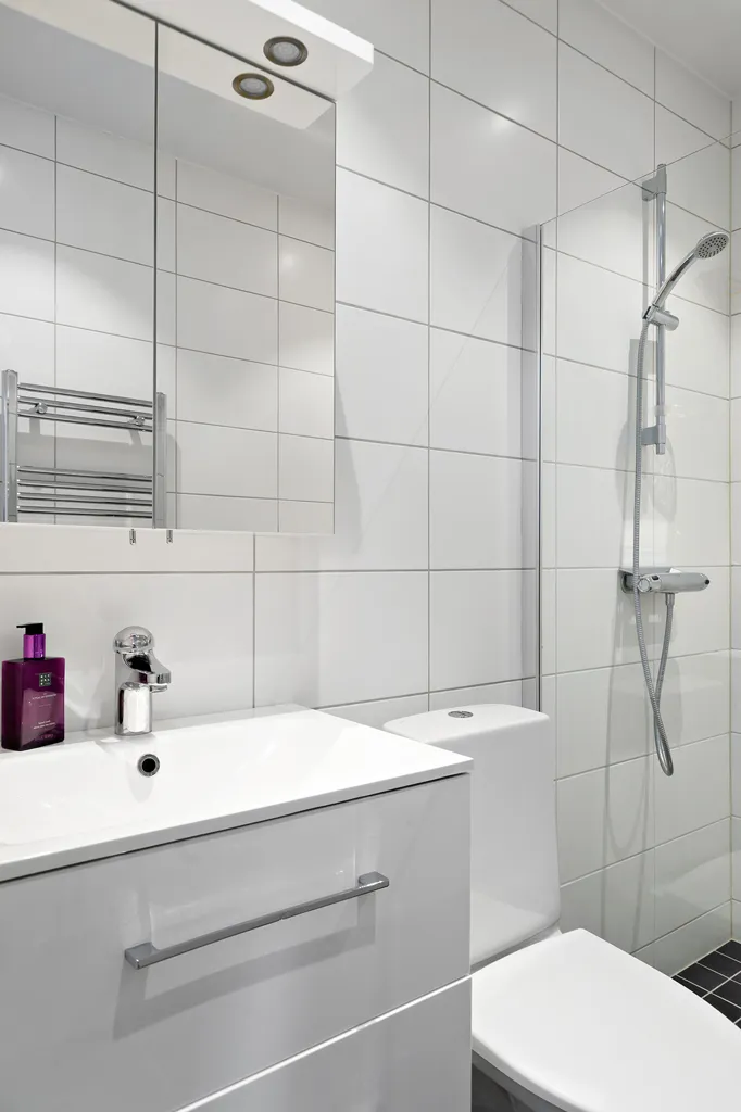 Bagni - Apartment with Garden in Norra Bro
