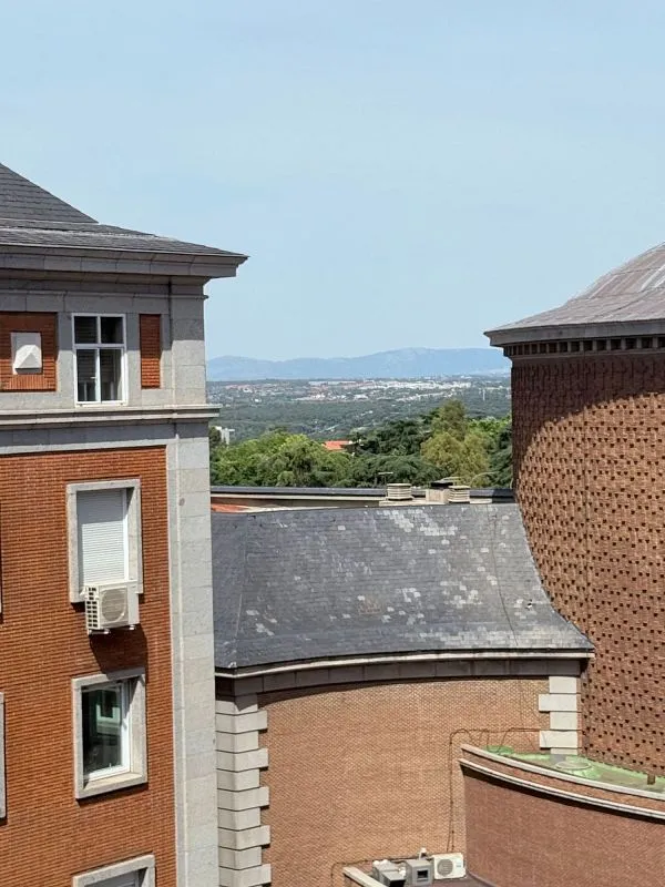 Balcon - Luxury Apartment with Balconies in Moncloa