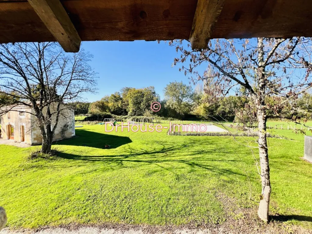 Jardin - Domaine avec Piscine et Gîtes à Ribérac