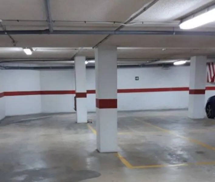 Garaaž - Parking Space in Benifaió, Valencia