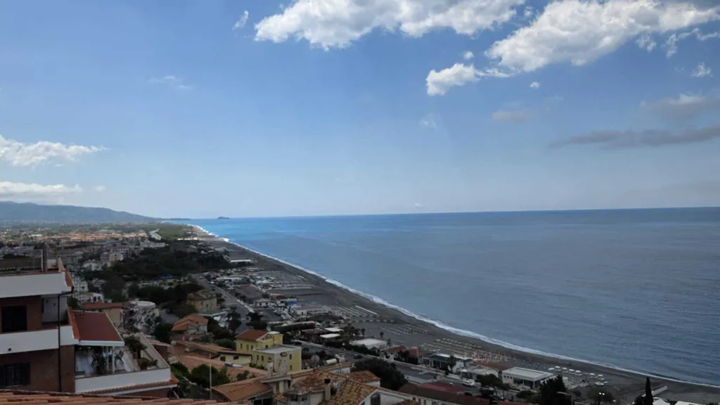 Balcon - Apartment with Terrace and Balcony in Scalea