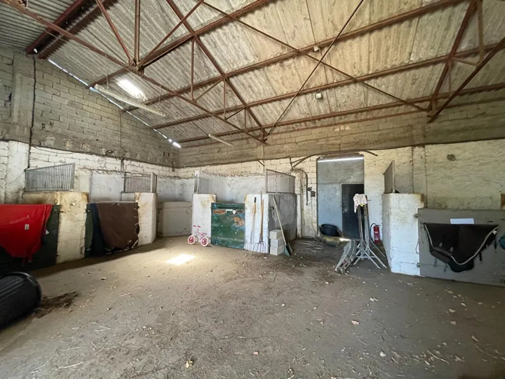 Garage - Equestrian Estate with Gites in Servian