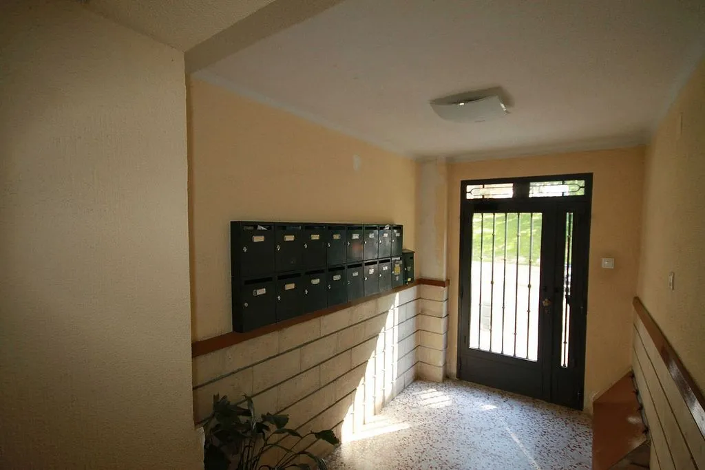 Entrée - Flat for Renovation with Terrace in Aravaca