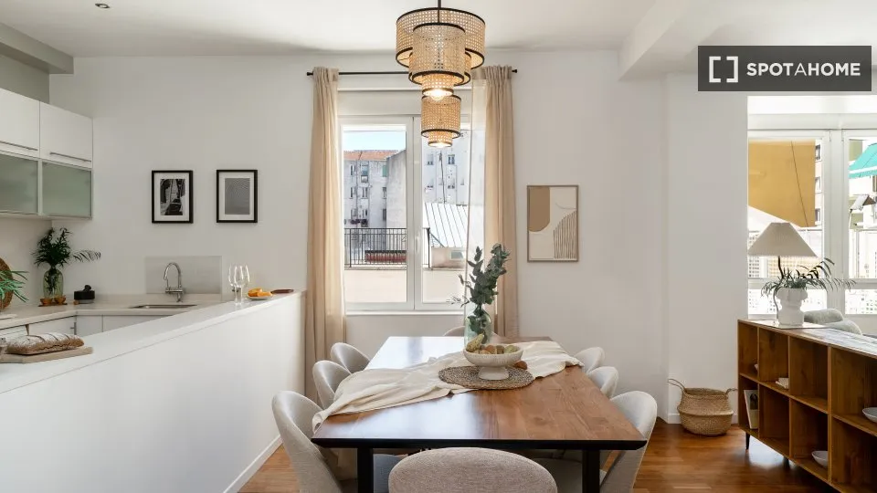 Söögituba - Furnished Apartment in Goya, Madrid