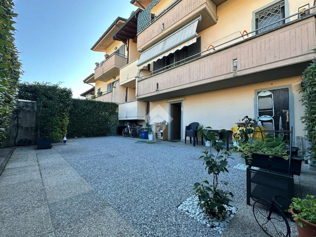 Terrasse - Three-Bedroom Apartment with Private Courtyard in Rivolta d'Adda