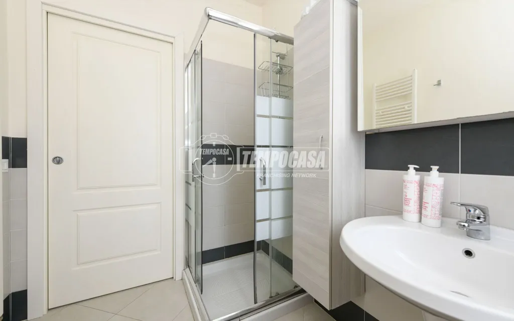 Vannitoad - Modern Apartment with Pool in Lonato del Garda