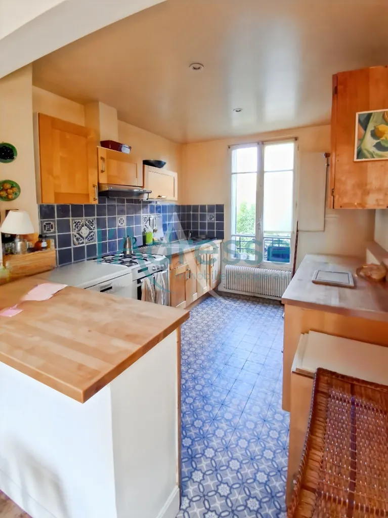 Köök - Charming Townhouse with Garden in Suresnes