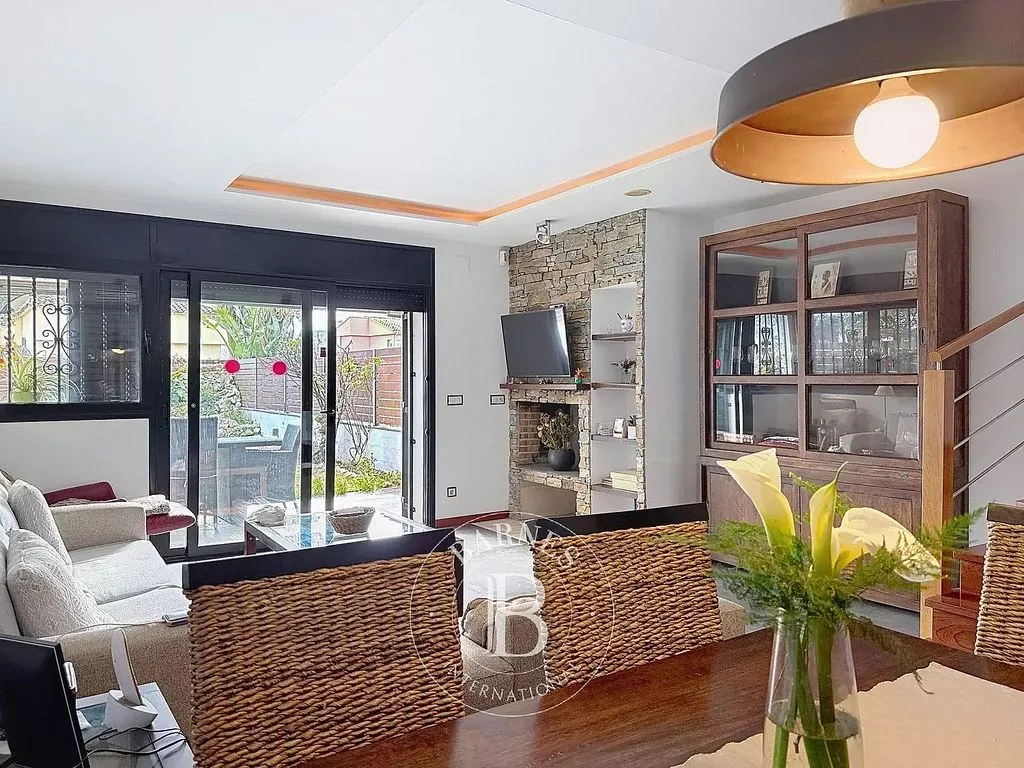 Salle à manger - Luxury House with Pool in Santa Susanna