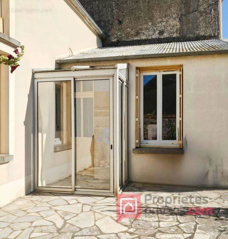 Terrazza - Rural Property with Barns near Sermaises