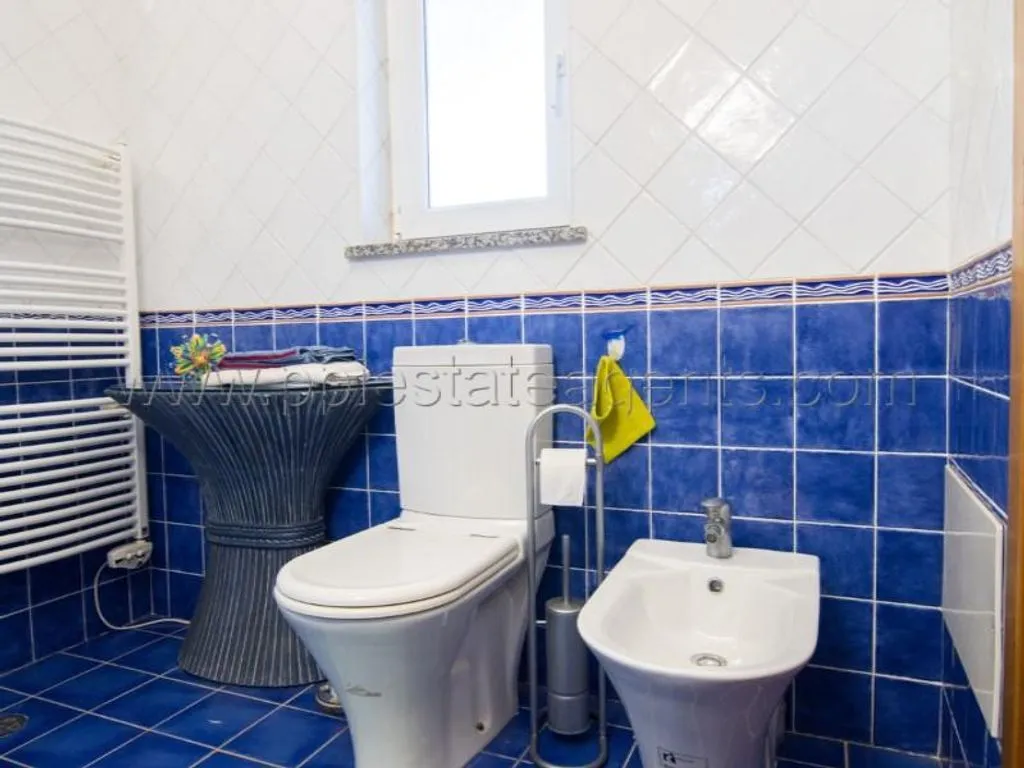 Bathrooms - Luxury Villa with Pool in Lagos Countryside
