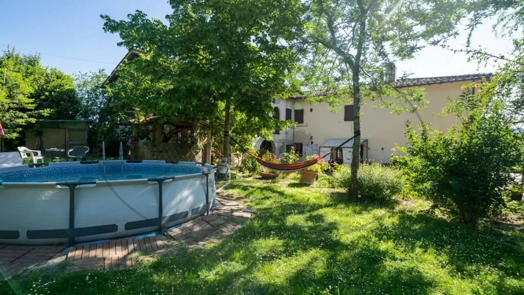 Bassein - Rustic Farmhouse with Multiple Uses in Figline Valdarno