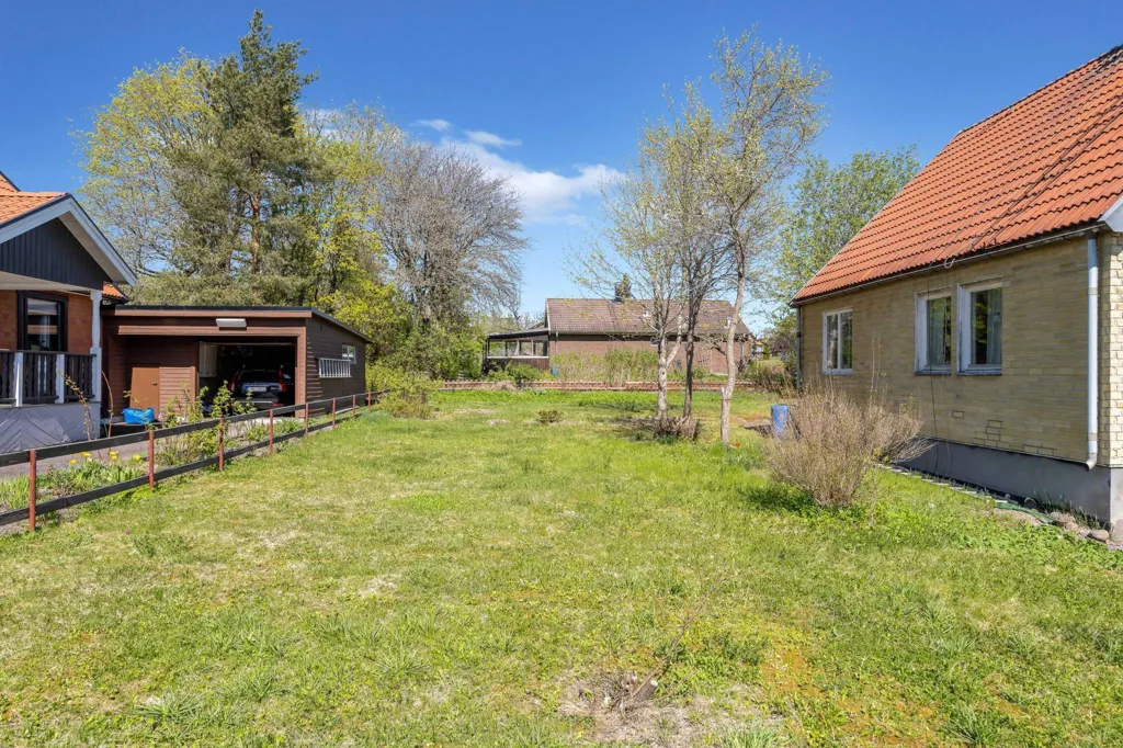 Jardin - 1.5-Storey Villa with Corner Plot in Gimo