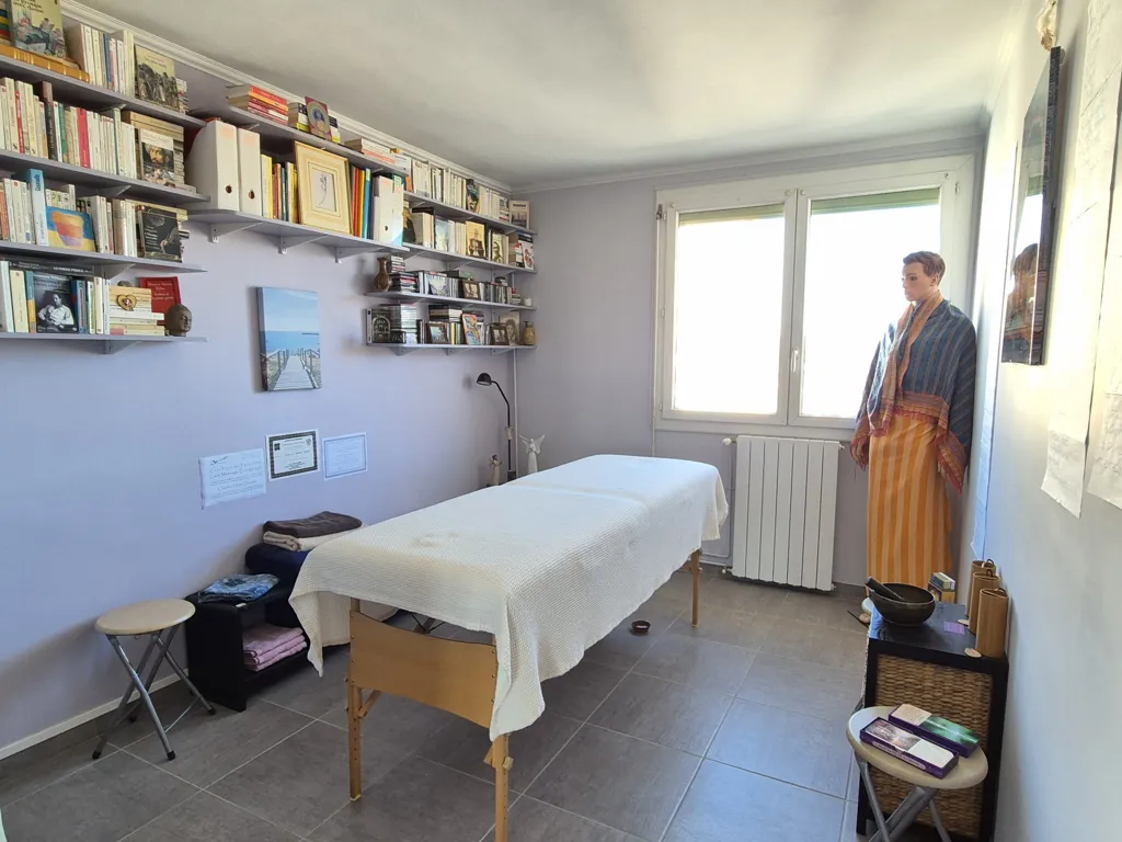 Kabinet - Top-Floor Apartment with View in Alès