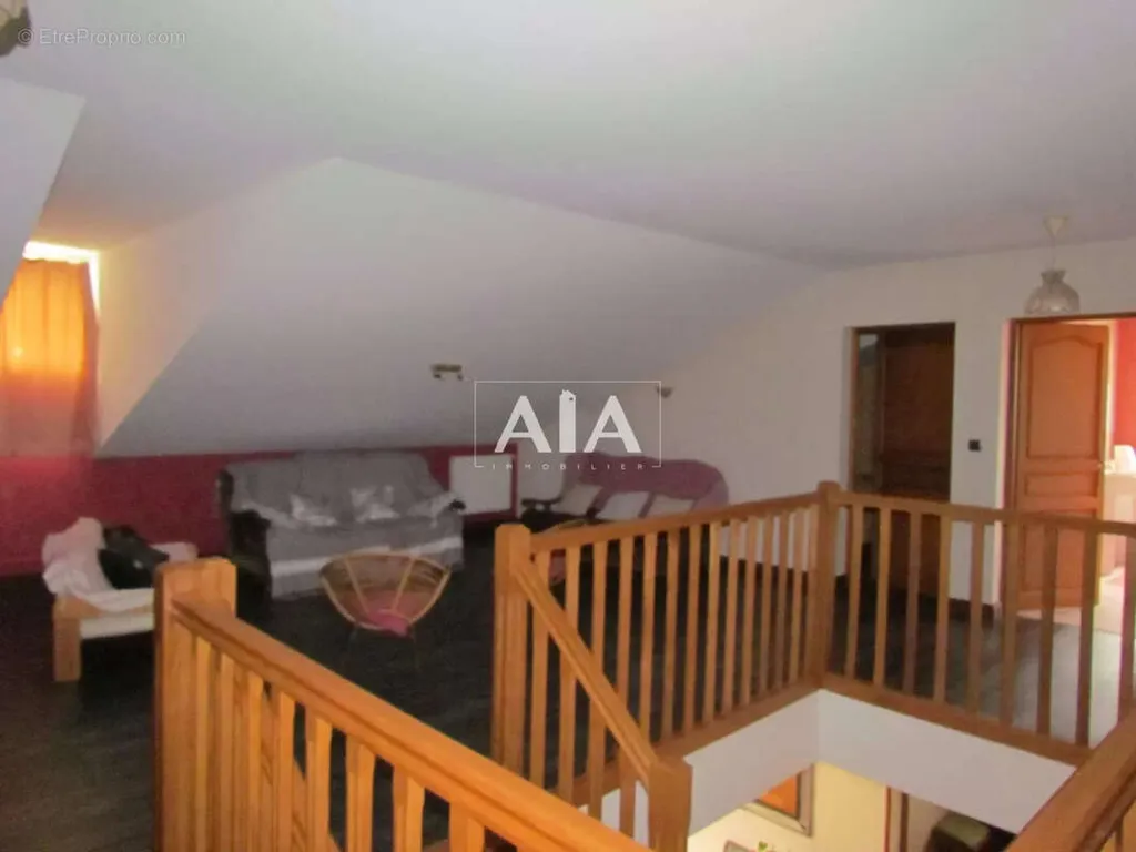Pièces - Maison Atypique avec Vue sur Rivière à Ruffec