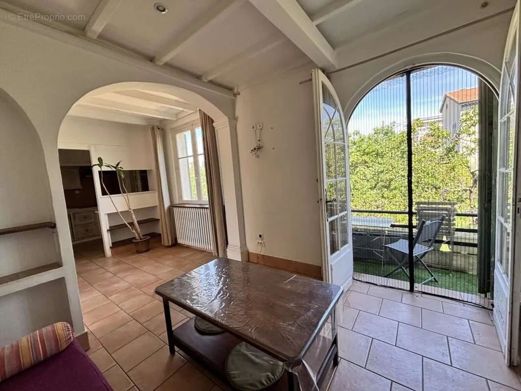 Elutuba - Charming Flat with Balcony in Le Cannet