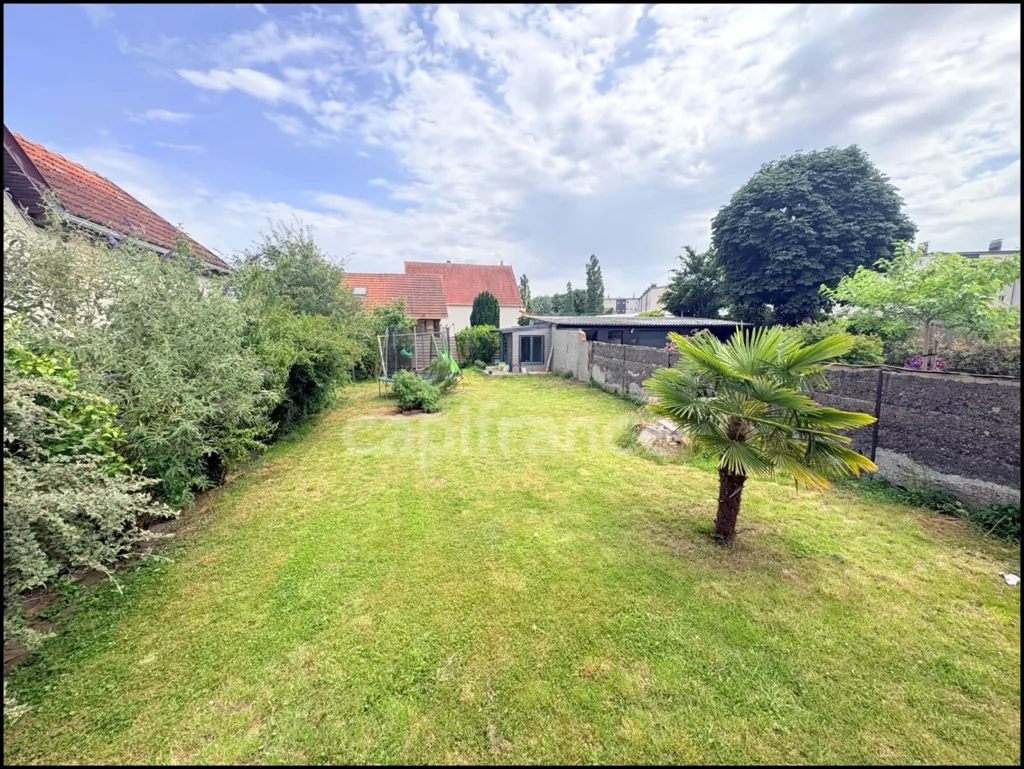 Jardin - Maison en Brique et Silex avec Terrasse à Oissel