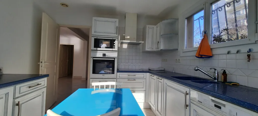 Köök - Single-Storey House with Garden in Royan