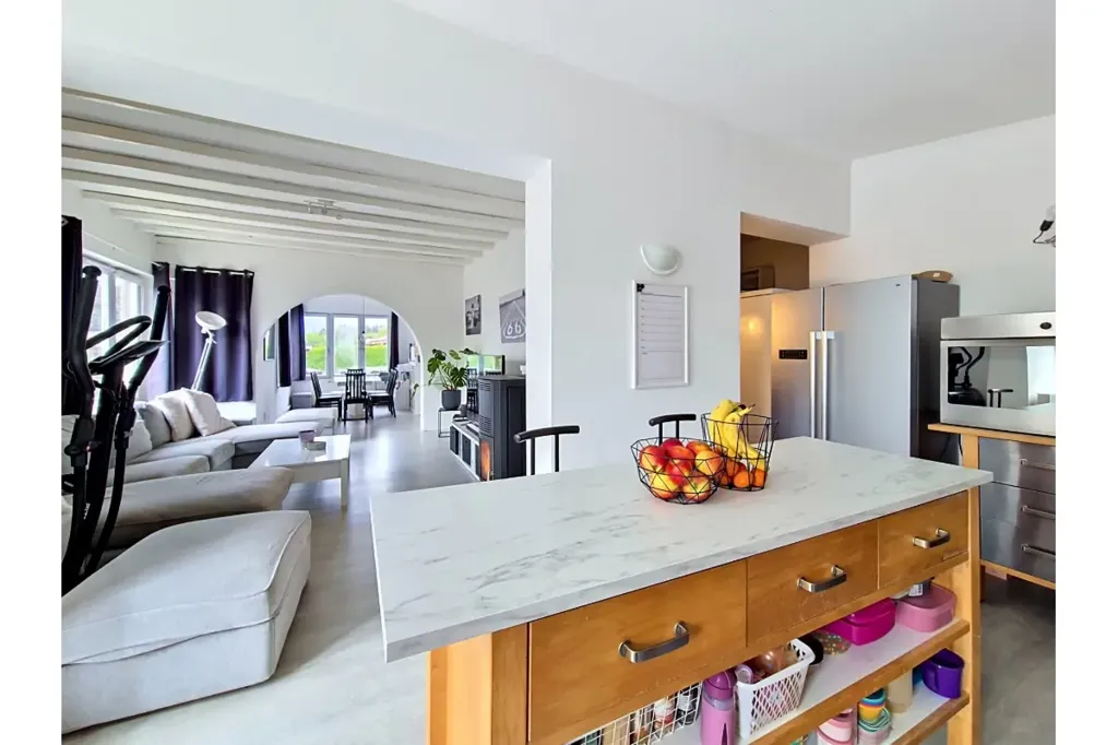 Cuisine - Maison 4 Façades avec 2 Logements à Orp-Jauche