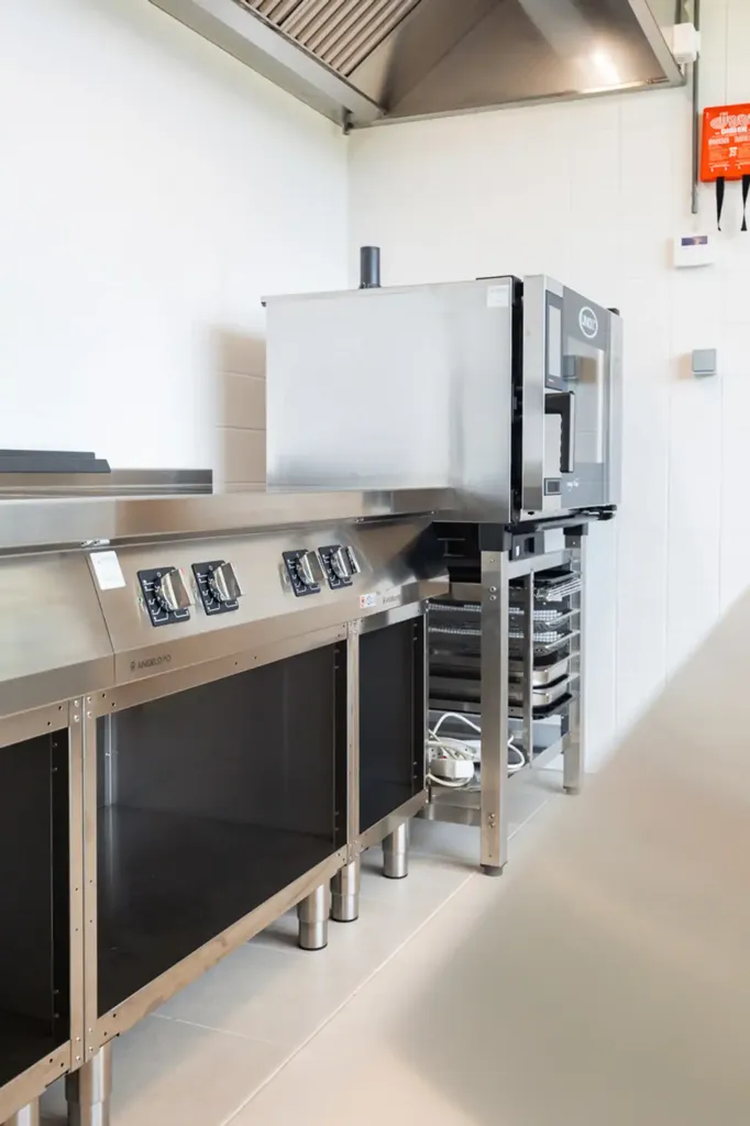 Cucina - Ready-to-Open Café with Professional Kitchen in Baal