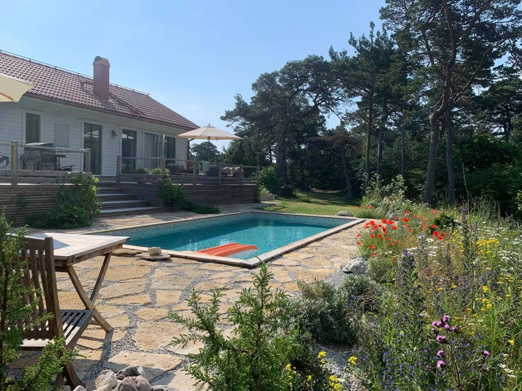 Piscina - Villa with Pool and Sea View in Östergarn